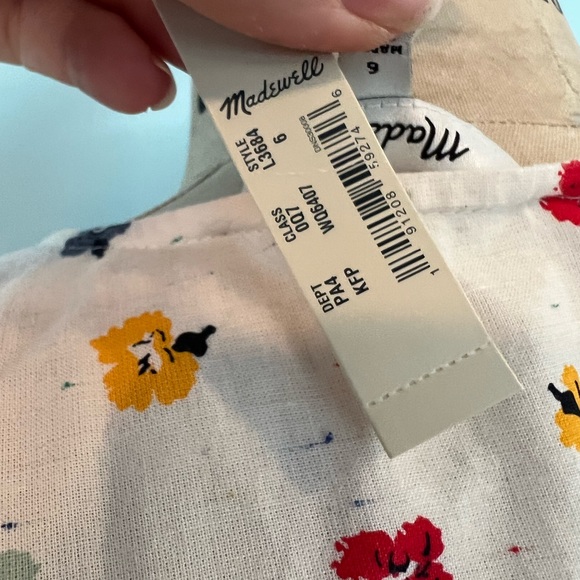 NWT- Madewell Puff-Sleeve Tapered Jumpsuit in Confetti Floral - Size 6 - Picture 9 of 9